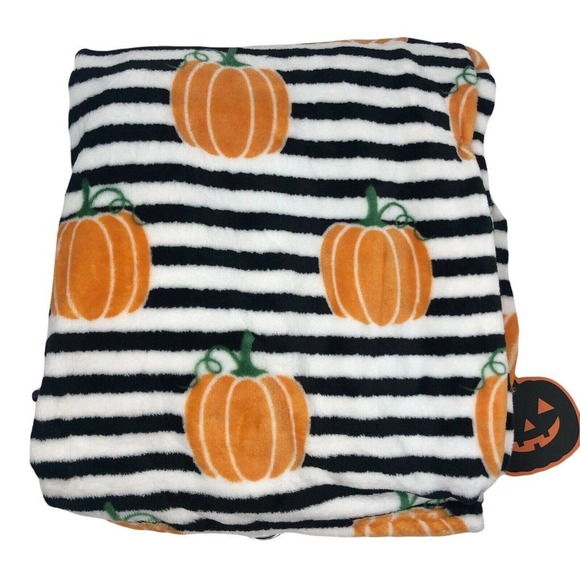 NWT Luxe Plush Pumpkin Throw Blanket 50" x 60" White Orange Black Fall Autumn - Picture 4 of 4